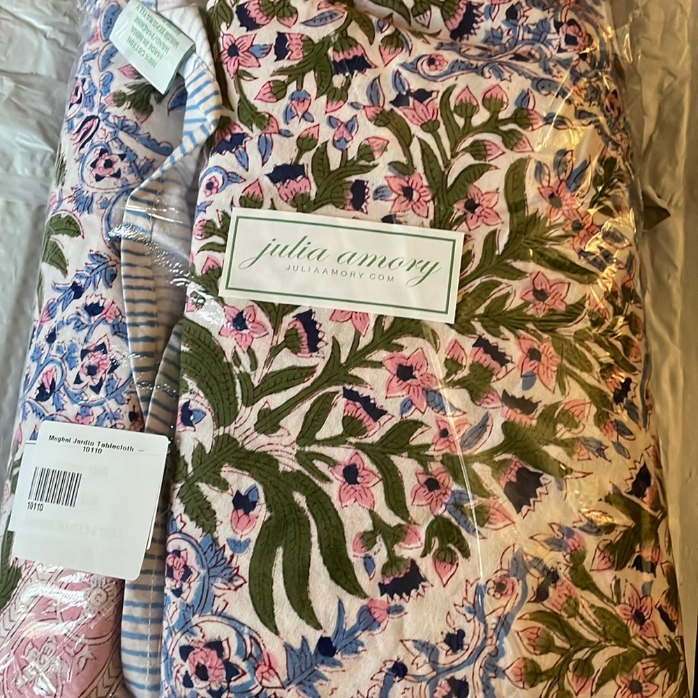 Julia Amory Round Tablecloth Mughal Jardin